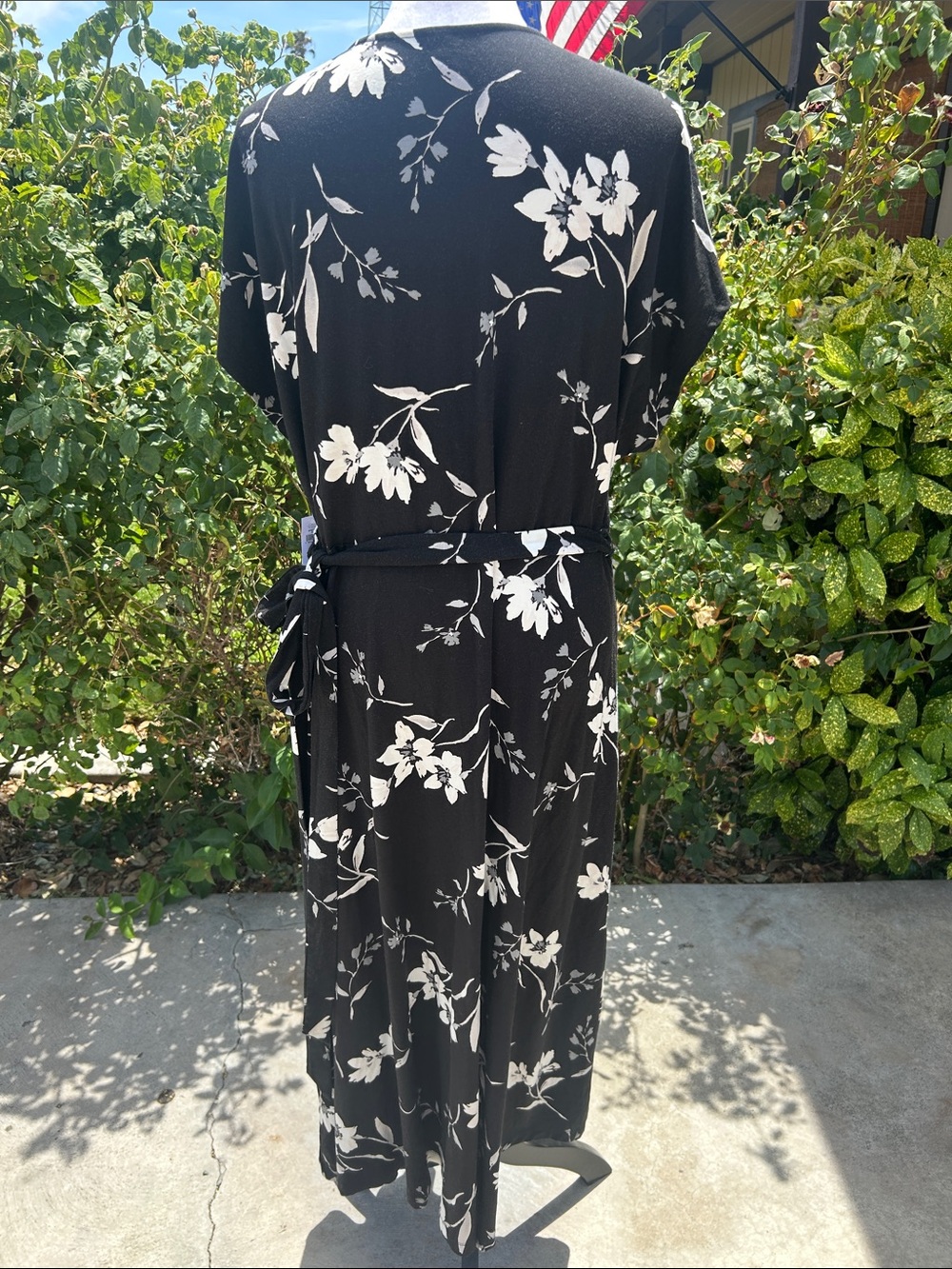 Old Navy Wrap-Front Tall Midi Dress with White Floral Print - Picture 3 of 10